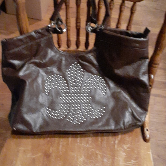 Tote - Picture 1 of 6